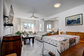 Sleeps 8 adults & 2 children under10 Fast wifi 63 inch TV Underground parking Marbella